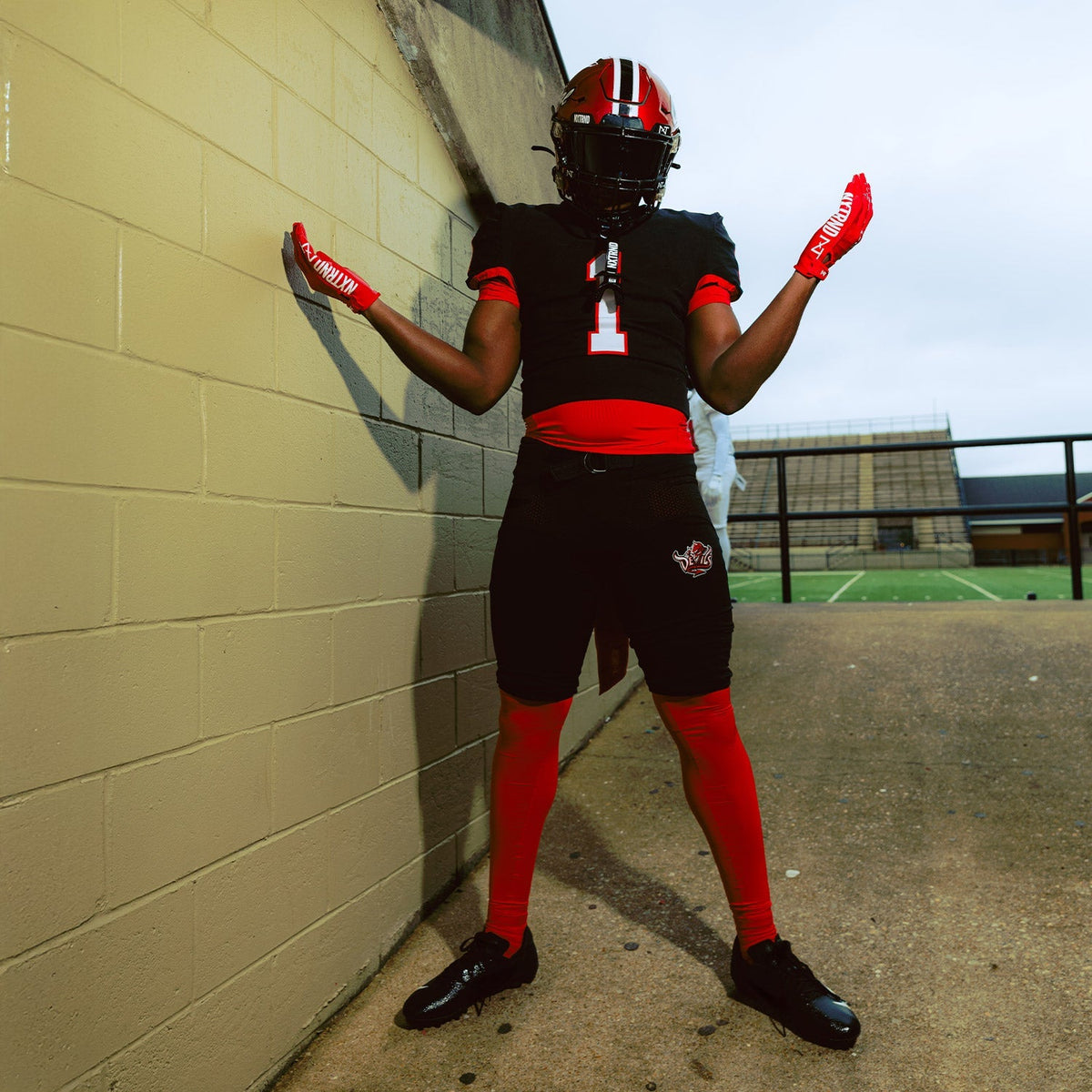 NXTRND G1® Pro Football Gloves Red